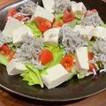 MizuhoBank's cooksnap of when they made 満足感◎豆腐とカリカリしらすの和風サラダ.