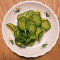 みちばたの花's cooksnap of when they made 簡単♡きれい！きゅうりと菊の花の酢の物.