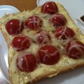 レオン犬's cooksnap of when they made じゃことトマトのチーズトースト.