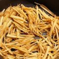ゆずしちみ's cooksnap of when they made 大根の皮　コリコリ炒め.