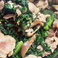 ものぐさクック's cooksnap of when they made 春菊と木耳の豚肉炒め.