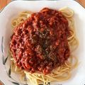 Phamvandon's cooksnap of when they made トマト缶で作るミートソーススパゲッティ.