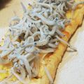 τомоко's cooksnap of when they made 5分！おつまみに最適♪油揚げのしらすピザ.