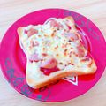 プー♡'s cooksnap of when they made 粗挽きウインナーとチーズたっぷりトースト.