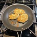 堂々食堂's cooksnap of when they made クラブケーキ鮭バージョン.