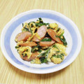＠迷子＠'s cooksnap of when they made ニラとウインナーの玉子とじ.
