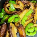 ちび☆あず's cooksnap of when they made 椎茸とピーマンのガリバタオイ炒め.