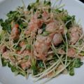 きのっぴぃ２号's cooksnap of when they made 蒸し鶏とかいわれのサラダ*明太マヨわさび.