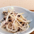horseland's cooksnap of when they made もやしと赤シソふりかけの和え物.