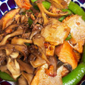 ポムポムポヨコ's cooksnap of when they made 簡単！鮭と舞茸のバター醤油炒め.