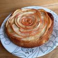 ♡Eri☆'s cooksnap of when they made おもてなし♥️りんごとバナナの薔薇ケーキ.