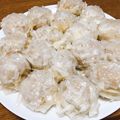 vabochan's cooksnap of when they made 材料3つ簡単★ジューシーでか焼売ヘルシー.