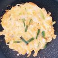 クック2ZMQKF☆'s cooksnap of when they made にらと玉ねぎとシーフードミックスのチジミ.