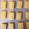 milk100's cooksnap of when they made 全粒粉入り自家製酵母のビスケット.