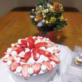 しんとなるのママ's cooksnap of when they made 苺のショートケーキのデコレーション.