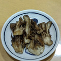 ラリー＆サラ's cooksnap of when they made 簡単にもう１品(๑• •๑)焼き舞茸～♪.