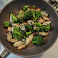 M130018's cooksnap of when they made 牡蠣のアヒージョ.