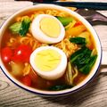 めぐ＊ぴぃ's cooksnap of when they made サッポロ一番で、彩り綺麗なカレーラーメン.