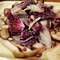 ダッフィーニーうに's cooksnap of when they made トレビスときのこのバターぽん酢炒め.