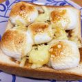 ペコポコBOX's cooksnap of when they made マシュマロ黒みつチーズトースト.