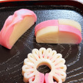 あい♪らんど's cooksnap of when they made 簡単おせち☆かまぼこ飾り切り『孔雀』.