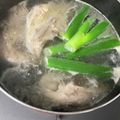 にるみ's cooksnap of when they made お雑煮に！重宝する鶏ガラスープの取り方.