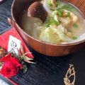 yu🐓's cooksnap of when they made 基本！白菜、きのこ、油揚げのお味噌汁.