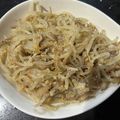 ＭＩ−ＳＡＮ's cooksnap of when they made レンジで！雪国まいたけ極ともやしのナムル.