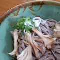 ざじよ's cooksnap of when they made 年越しそばに♪ゴマ香る～鶏肉と舞茸の蕎麦.