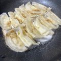 豆夢zumu's cooksnap of when they made 市販の餃子をおいしく食べる！！.