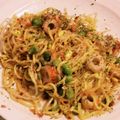 私市ビッキーズ津門巳's cooksnap of when they made ガーリックシュリンプ枝豆もやし竹輪焼そば.