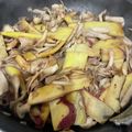 はな923's cooksnap of when they made 舞茸とサツマイモの簡単ご飯のおかず.
