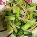ぶっちー☆☆'s cooksnap of when they made 小松菜ともやしの炒め物.