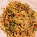 私市ビッキーズ津門巳's cooksnap of when they made ガーリックシュリンプ枝豆もやし竹輪焼そば.