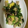 べあーるぶい's cooksnap of when they made にらと豚こまと卵のオイスターソース炒め.