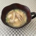 puniＫ's cooksnap of when they made 舞茸と葱とうす揚げの味噌汁.
