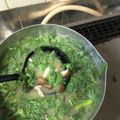 ☆ayami☆26's cooksnap of when they made ❀春菊ときのこのお味噌汁❀.