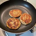 いかっち５'s cooksnap of when they made さば缶のハンバーグおろしあんかけ.