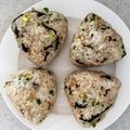 なおすけ151a's cooksnap of when they made 天かすと塩こんぶのおにぎり。お弁当にも.