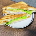 でまえかん's cooksnap of when they made 厚切りロースハムのホットサンド.