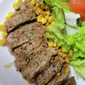クック9LBA3O☆'s cooksnap of when they made 安いステーキ肉が簡単に絶品もやし炒め添え.