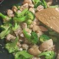 jagao's cooksnap of when they made ブロッコリーと鶏肉のオイスターソース炒め.