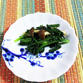 SP♪'s cooksnap of when they made 菊菜としめじの麺つゆ炒め.