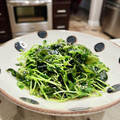 Superlittleboo's cooksnap of when they made レンジで簡単！豆苗とワカメのおかか和え.
