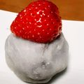 りーりー❇'s cooksnap of when they made パック餅で作る！いちご大福.