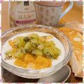 nakamucchi's cooksnap of when they made 美肌効果UP!柿とキウイの蜂蜜ヨーグルト.