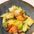 gurizoh's cooksnap of when they made キャベツと鮭の味噌バター炒め.