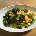 クックSAMAWX☆'s cooksnap of when they made ケールとスナップエンドウの卵炒め.