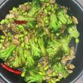 ぎょうざ好きうめりー's cooksnap of when they made ☆簡単☆あさりブロッコリーのにんにく炒め.
