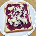 ＊なぁ＊'s cooksnap of when they made ブルーベリージャムとピザチーズのトースト.
